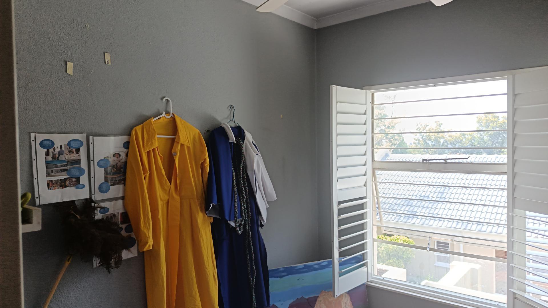 Bed Room 2 of property in Fourways