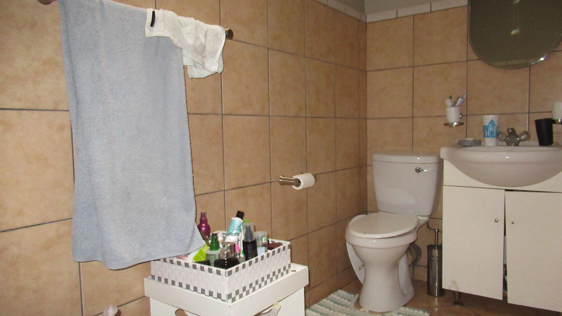 Bathroom 2 of property in Fourways