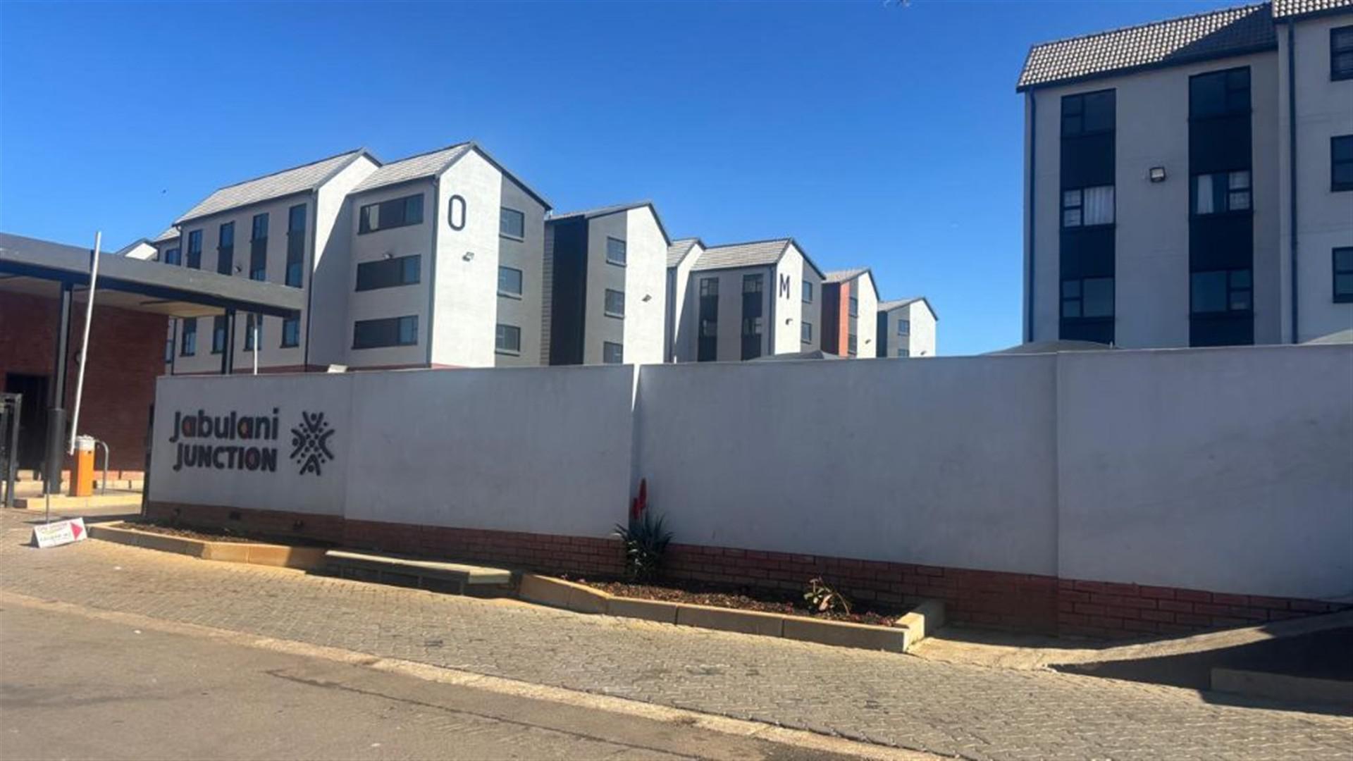 Front View of property in Jabulani