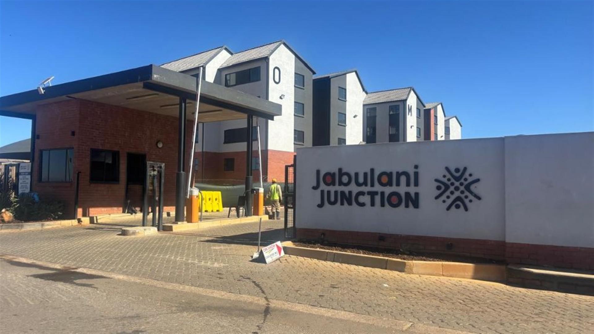 Front View of property in Jabulani