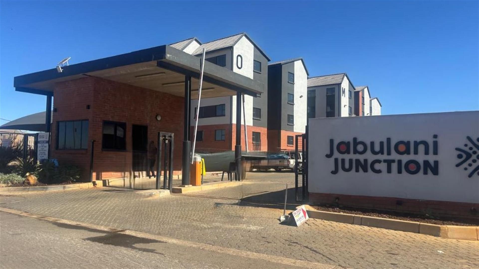 Front View of property in Jabulani