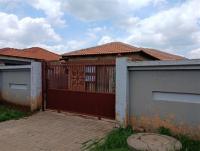 Front View of property in Mahube Valley