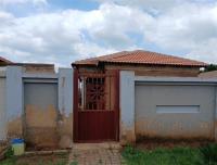 Front View of property in Mahube Valley