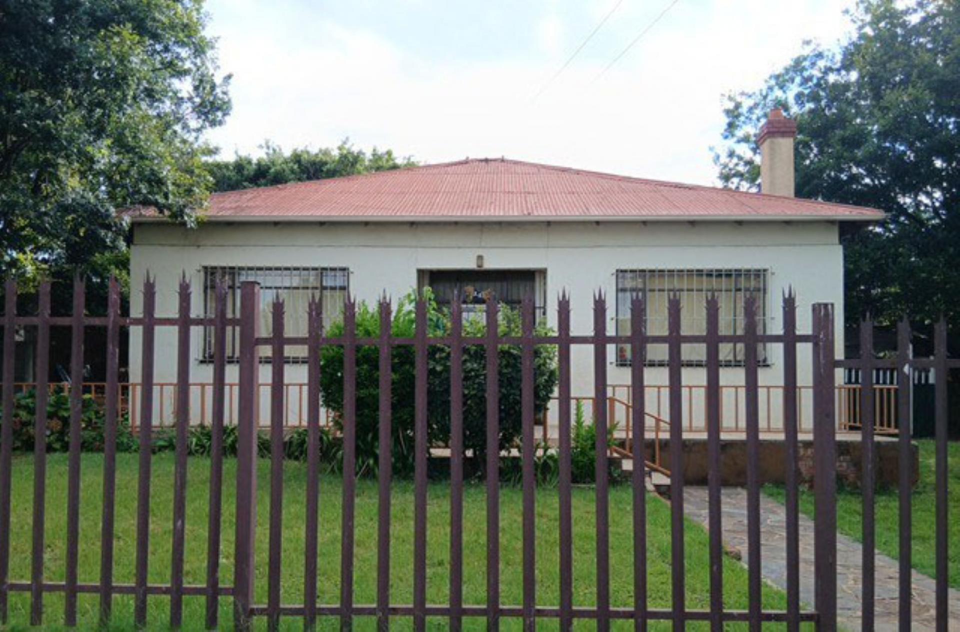 Front View of property in Primrose