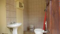 Bathroom 3+ - 6 square meters of property in Rangeview