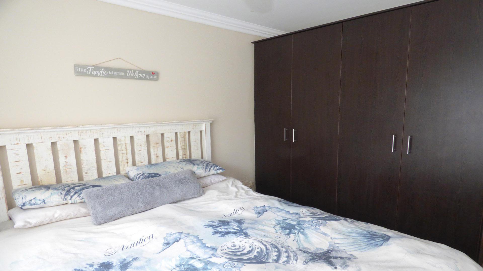 Bed Room 1 of property in Morehill