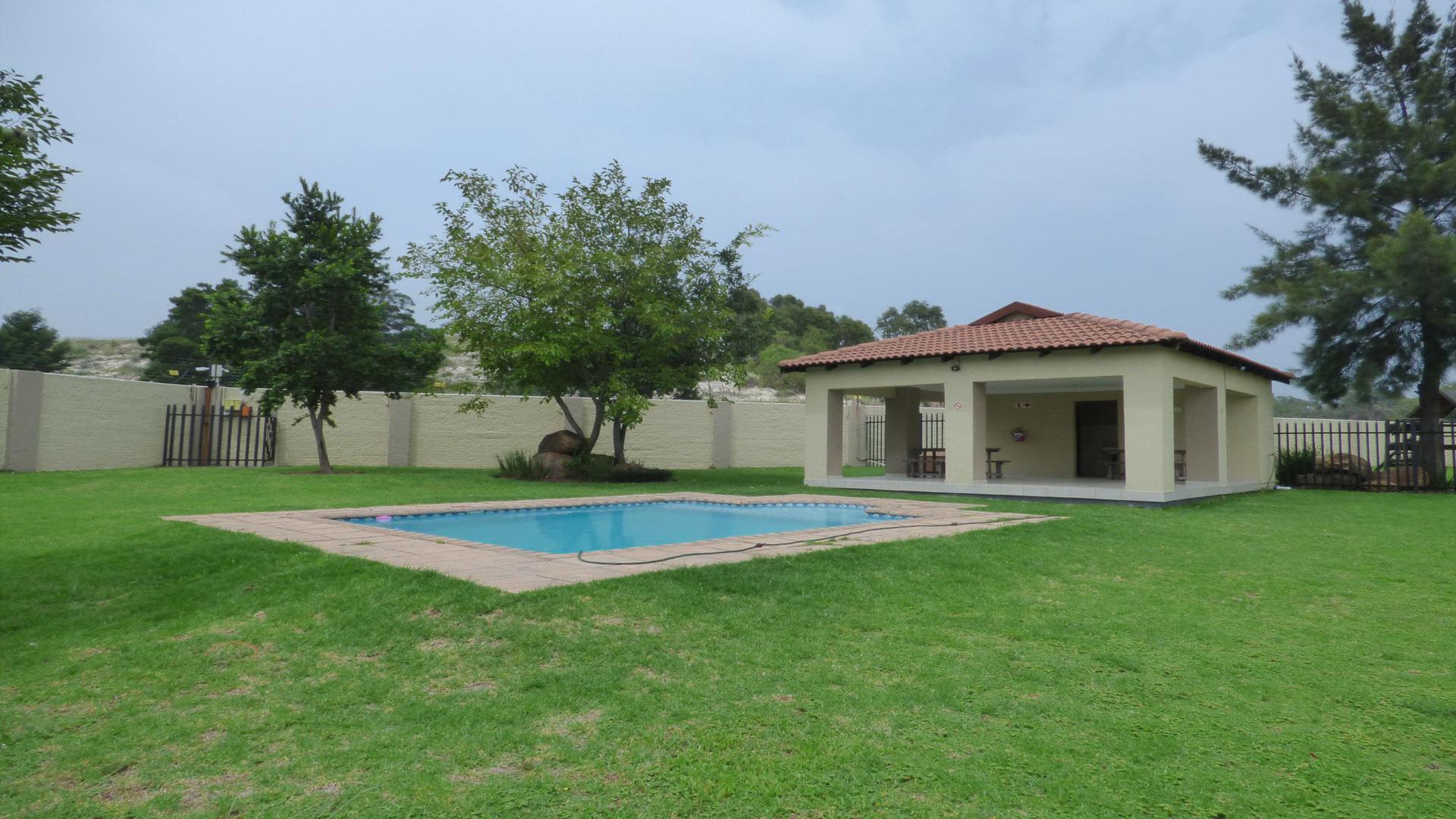 Swimming Pool of property in Morehill