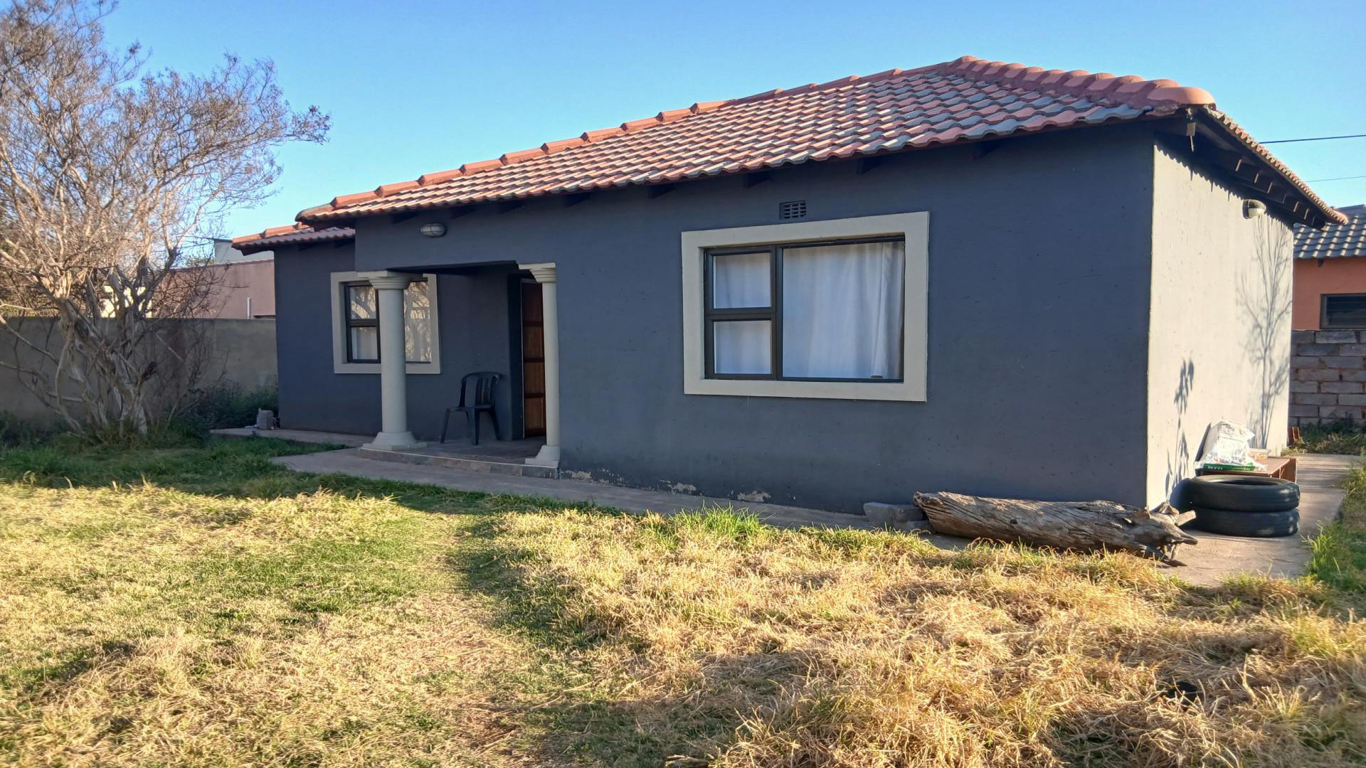 Flatlet of property in Roodekop