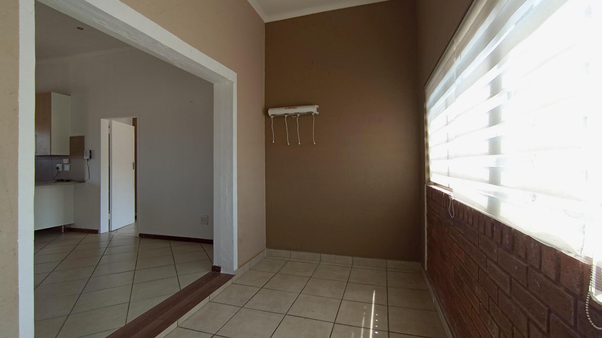 Spaces - 11 square meters of property in Sagewood