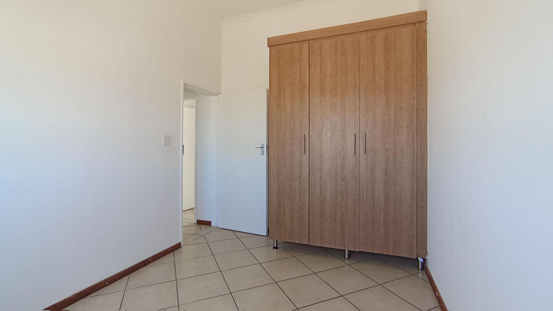 Bed Room 1 - 13 square meters of property in Sagewood