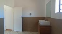 Main Bathroom - 9 square meters of property in Sagewood