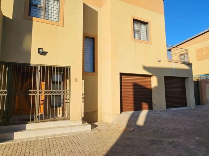 3 Bedroom Simplex for Sale For Sale in Sterpark - MR684395