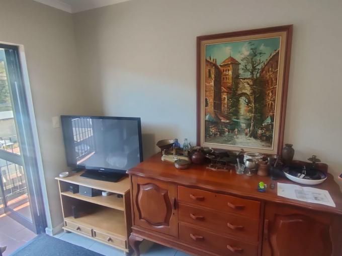 2 Bedroom Apartment for Sale For Sale in Waterfall - MR684397