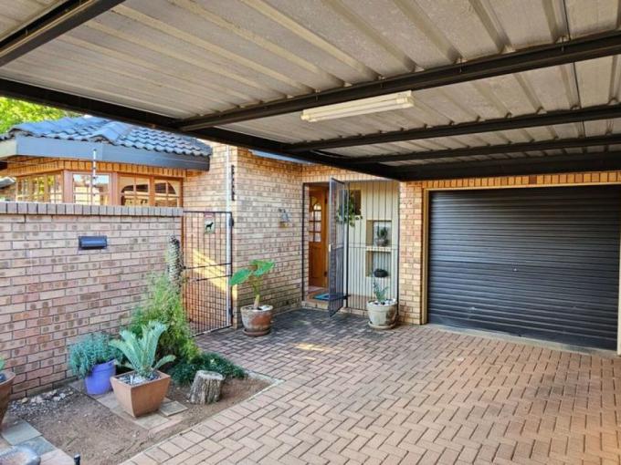 3 Bedroom House for Sale For Sale in Bendor - MR684407