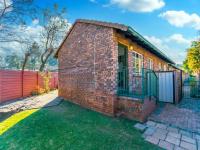  of property in Die Hoewes