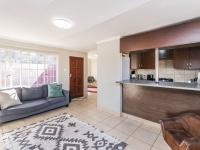  of property in Die Hoewes