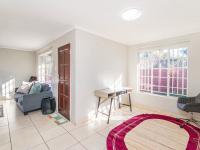  of property in Die Hoewes