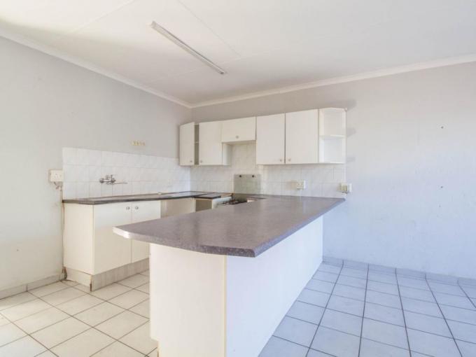 3 Bedroom Apartment for Sale For Sale in Bronberrik - MR684421