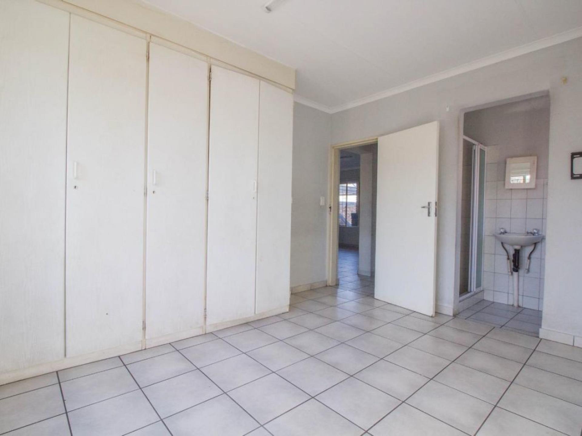  of property in Bronberrik