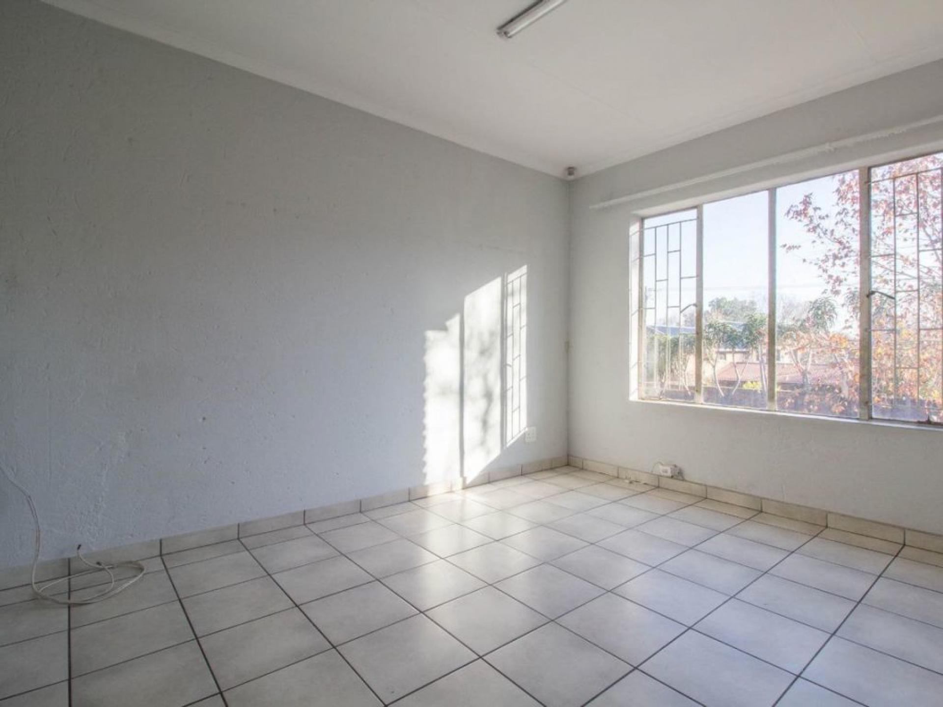  of property in Bronberrik