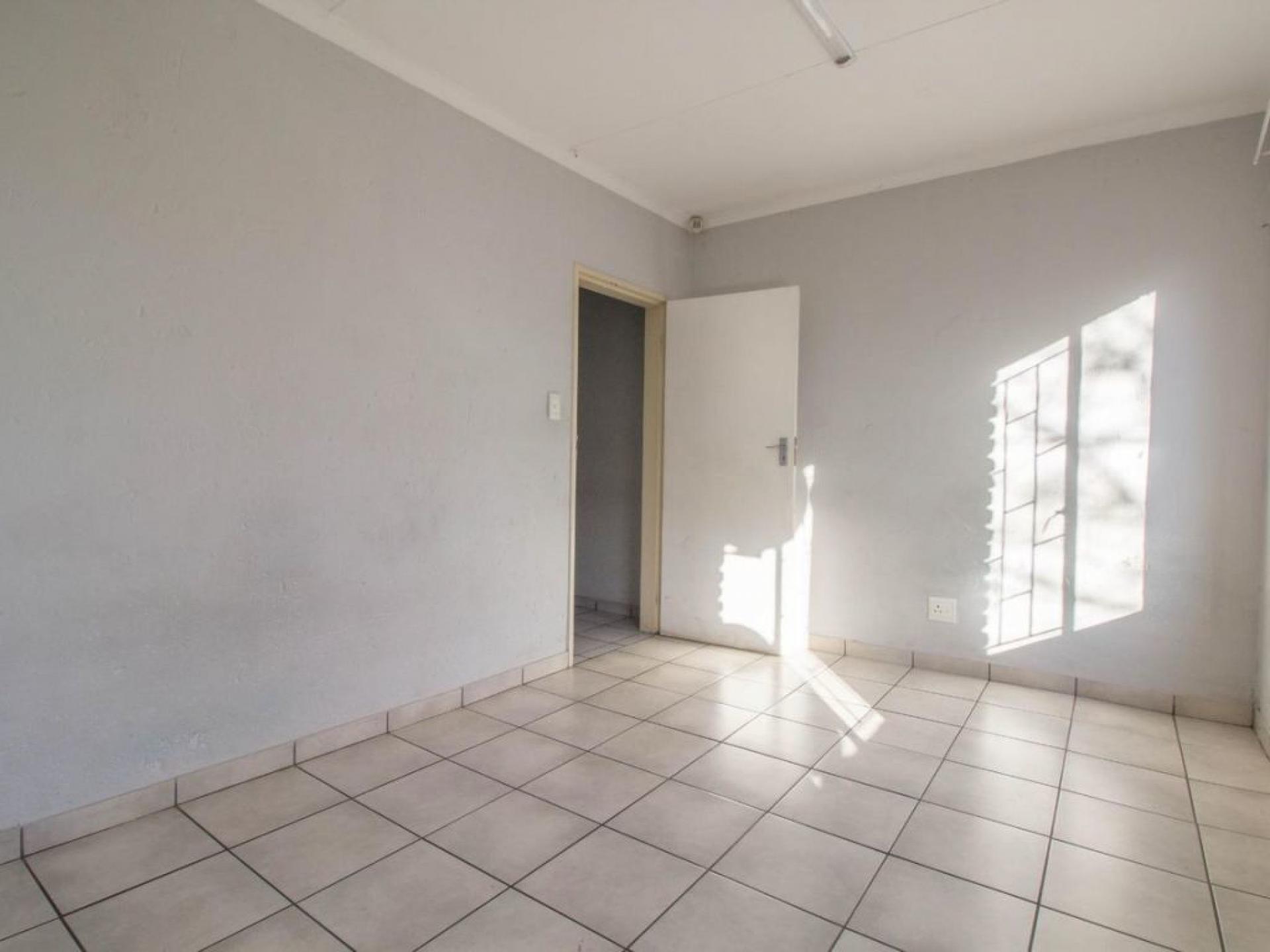  of property in Bronberrik