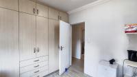 Bed Room 2 - 14 square meters of property in Dowerglen