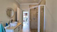 Bathroom 3+ - 9 square meters of property in Dowerglen