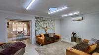 Lounges - 23 square meters of property in Dowerglen
