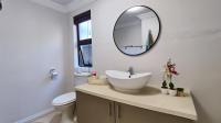 Guest Toilet - 4 square meters of property in Dowerglen
