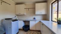 Spaces - 78 square meters of property in Dowerglen