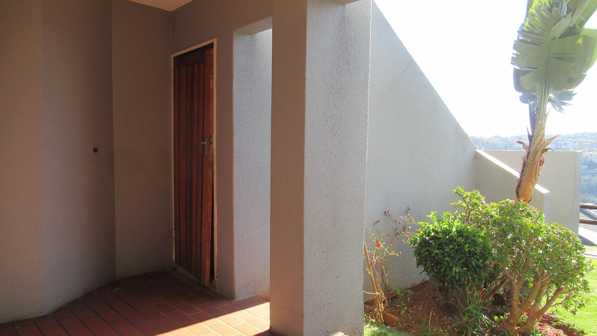 Patio - 9 square meters of property in Glenvista