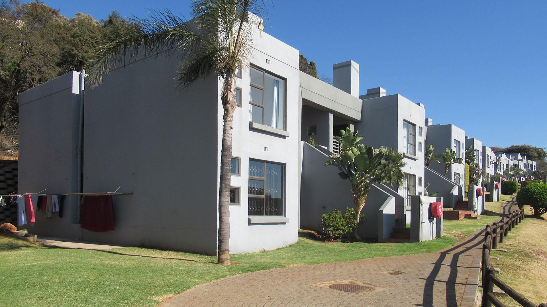 Front View of property in Glenvista