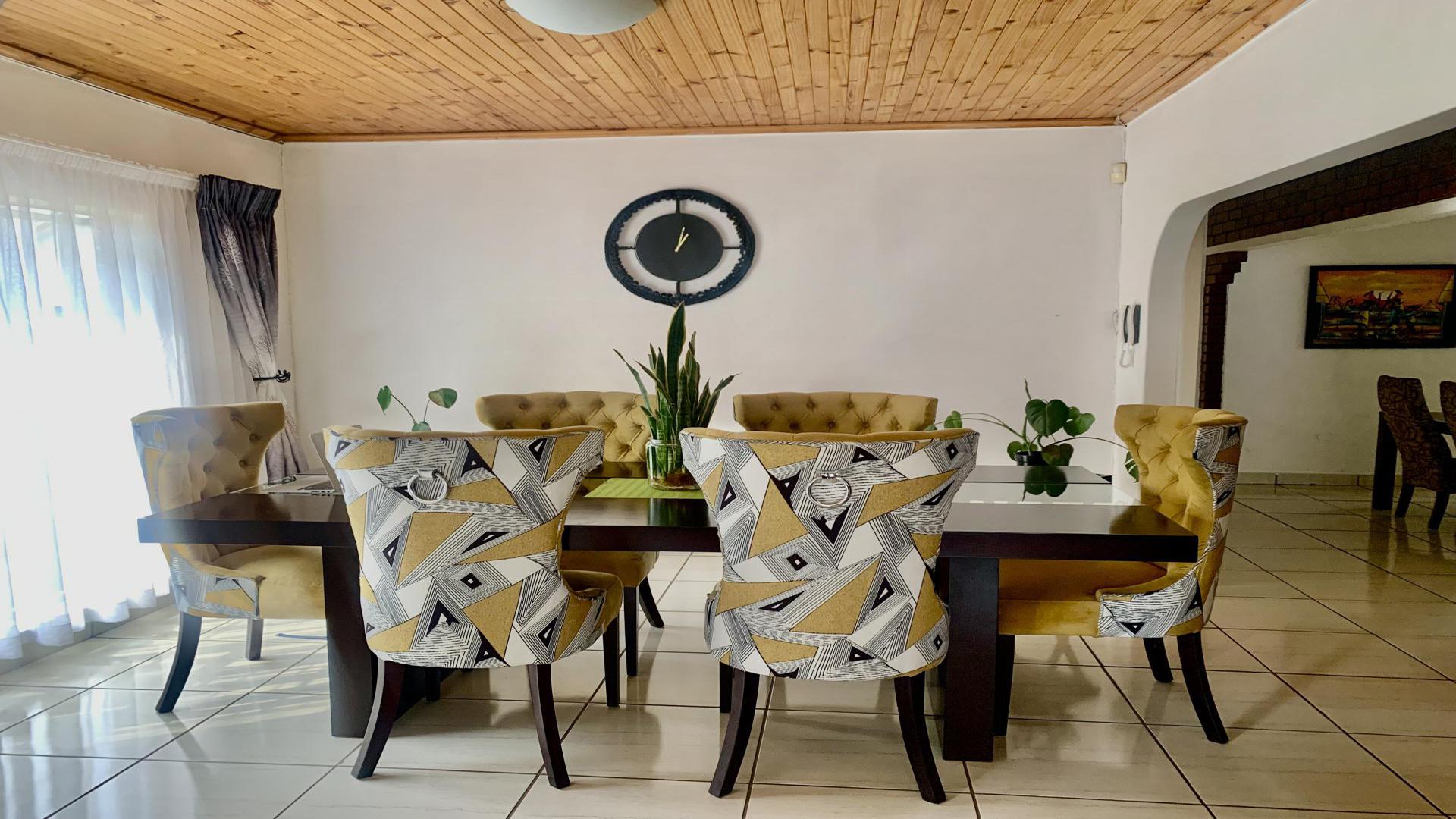 Dining Room of property in Gillview