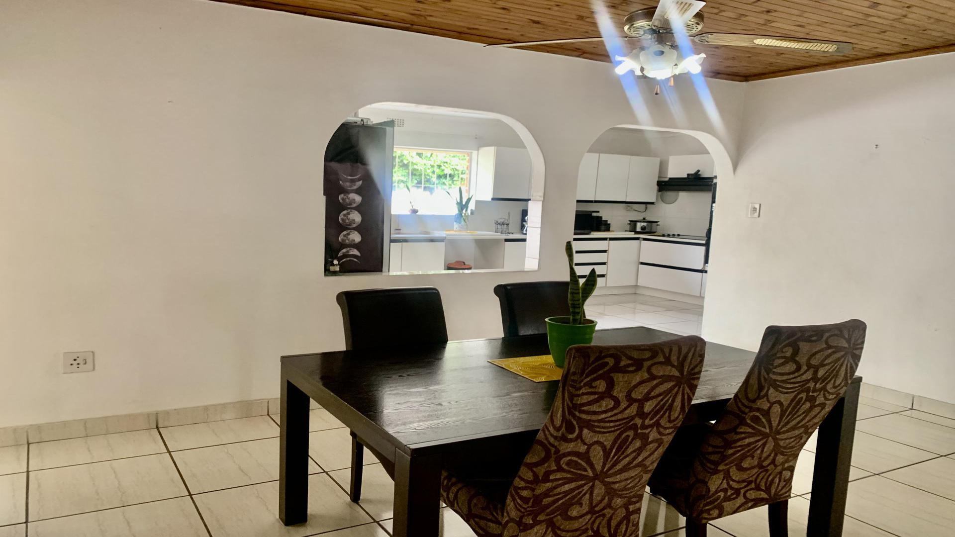 Dining Room of property in Gillview