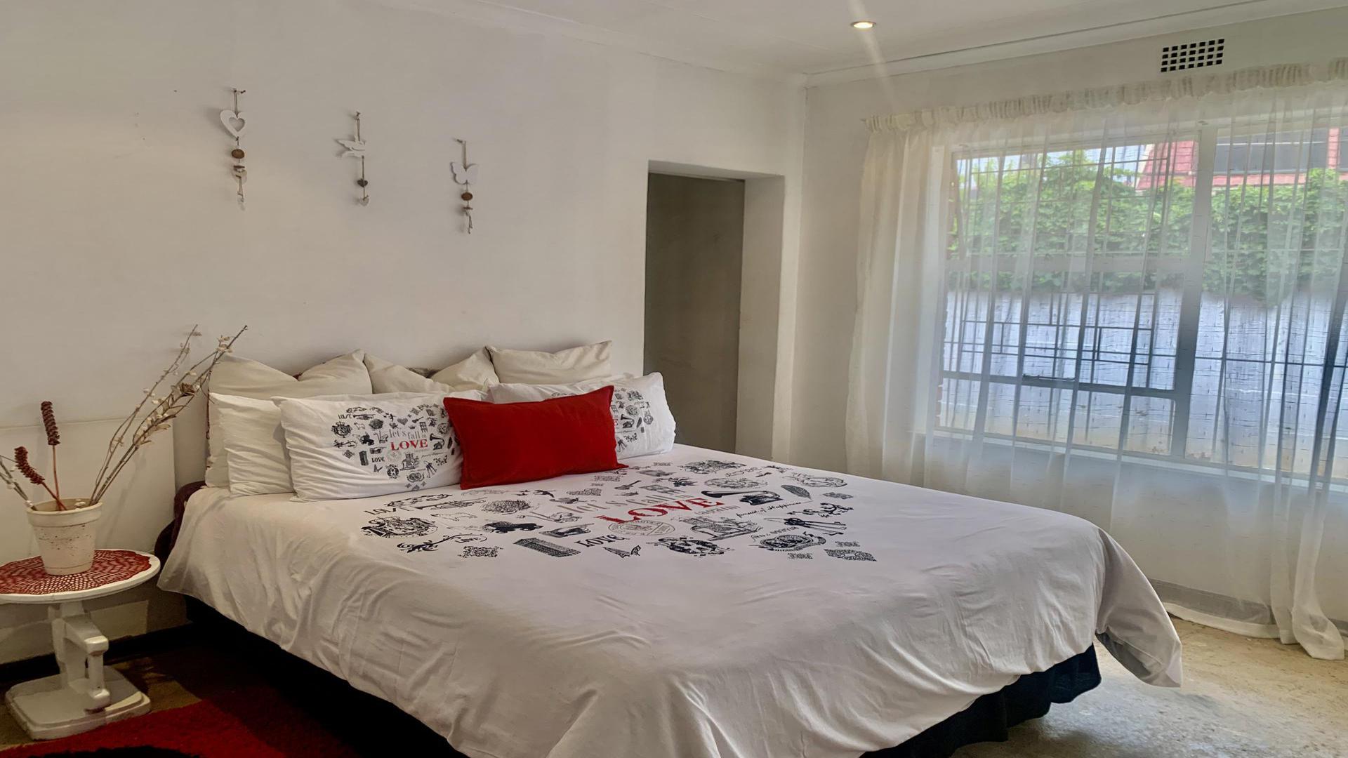 Bed Room 1 of property in Gillview