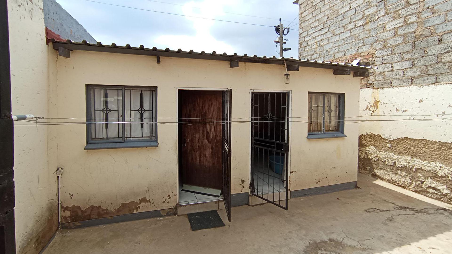 Flatlet - 24 square meters of property in Rabie Ridge