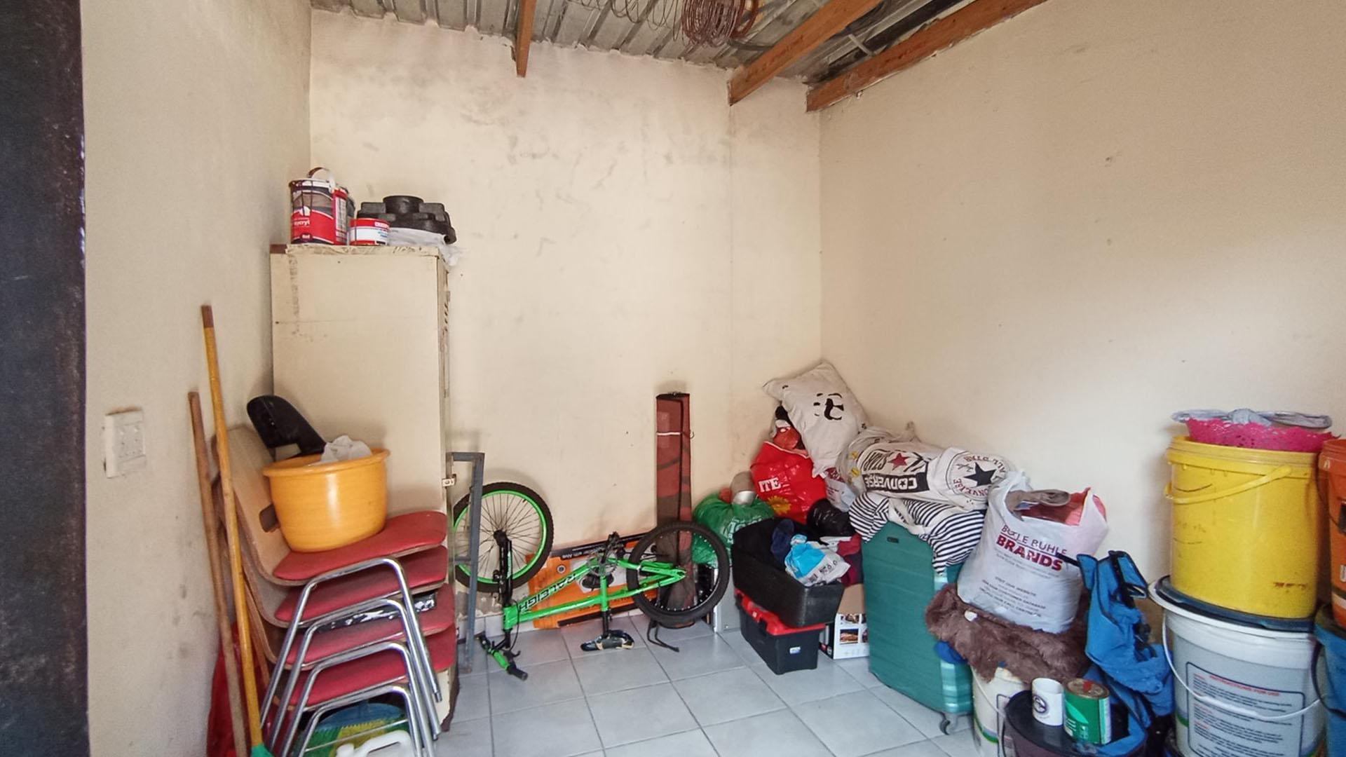 Flatlet - 24 square meters of property in Rabie Ridge