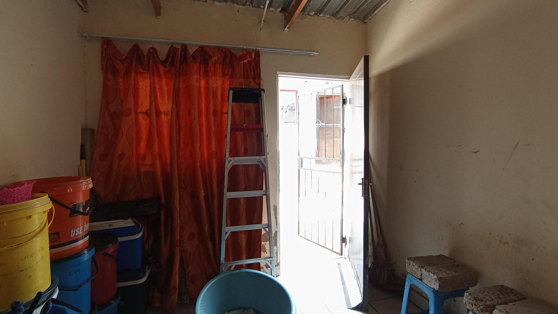 Flatlet - 24 square meters of property in Rabie Ridge