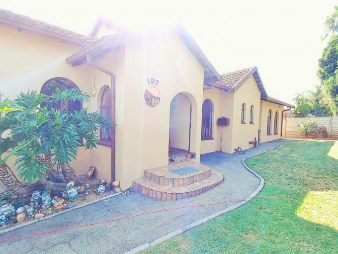 5 Bedroom House for Sale For Sale in Rooihuiskraal - MR684448