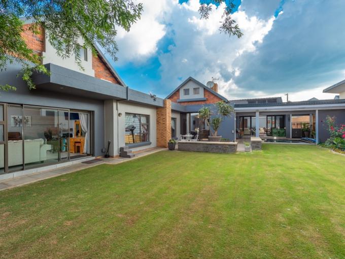 4 Bedroom House for Sale For Sale in Meyersdal - MR684454