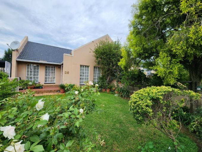 2 Bedroom Simplex for Sale For Sale in Albertsdal - MR684470