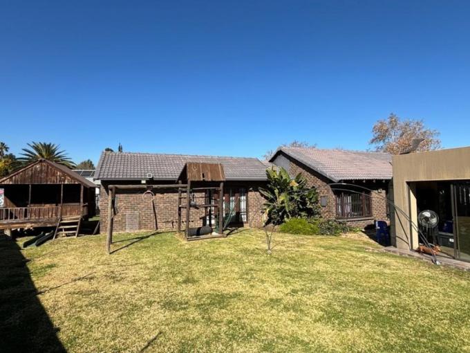 3 Bedroom House for Sale For Sale in Brackendowns - MR684479