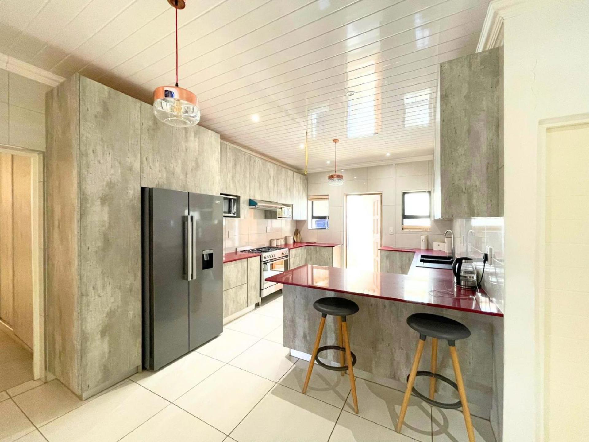  of property in Greater Chatsworth - WC