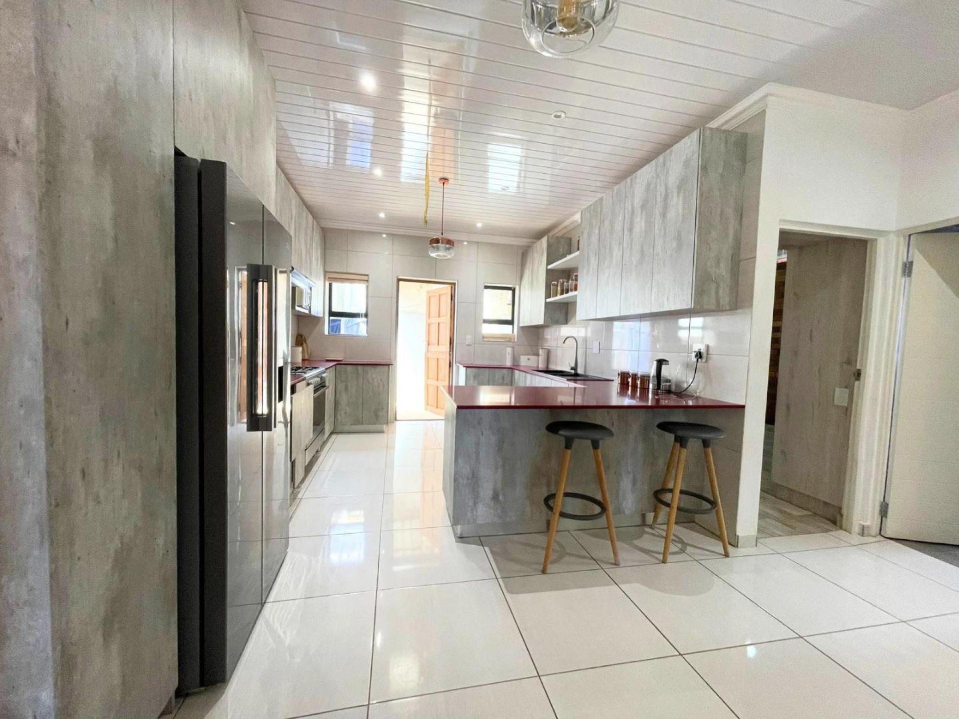  of property in Greater Chatsworth - WC
