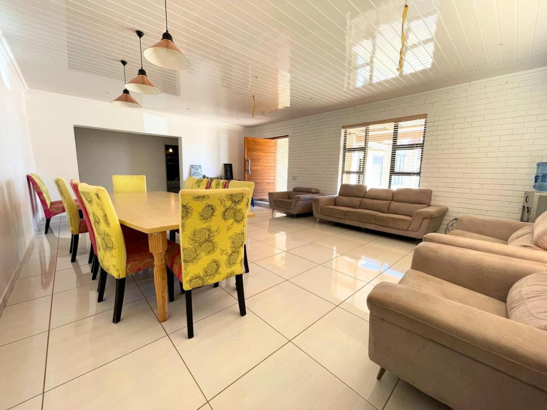  of property in Greater Chatsworth - WC