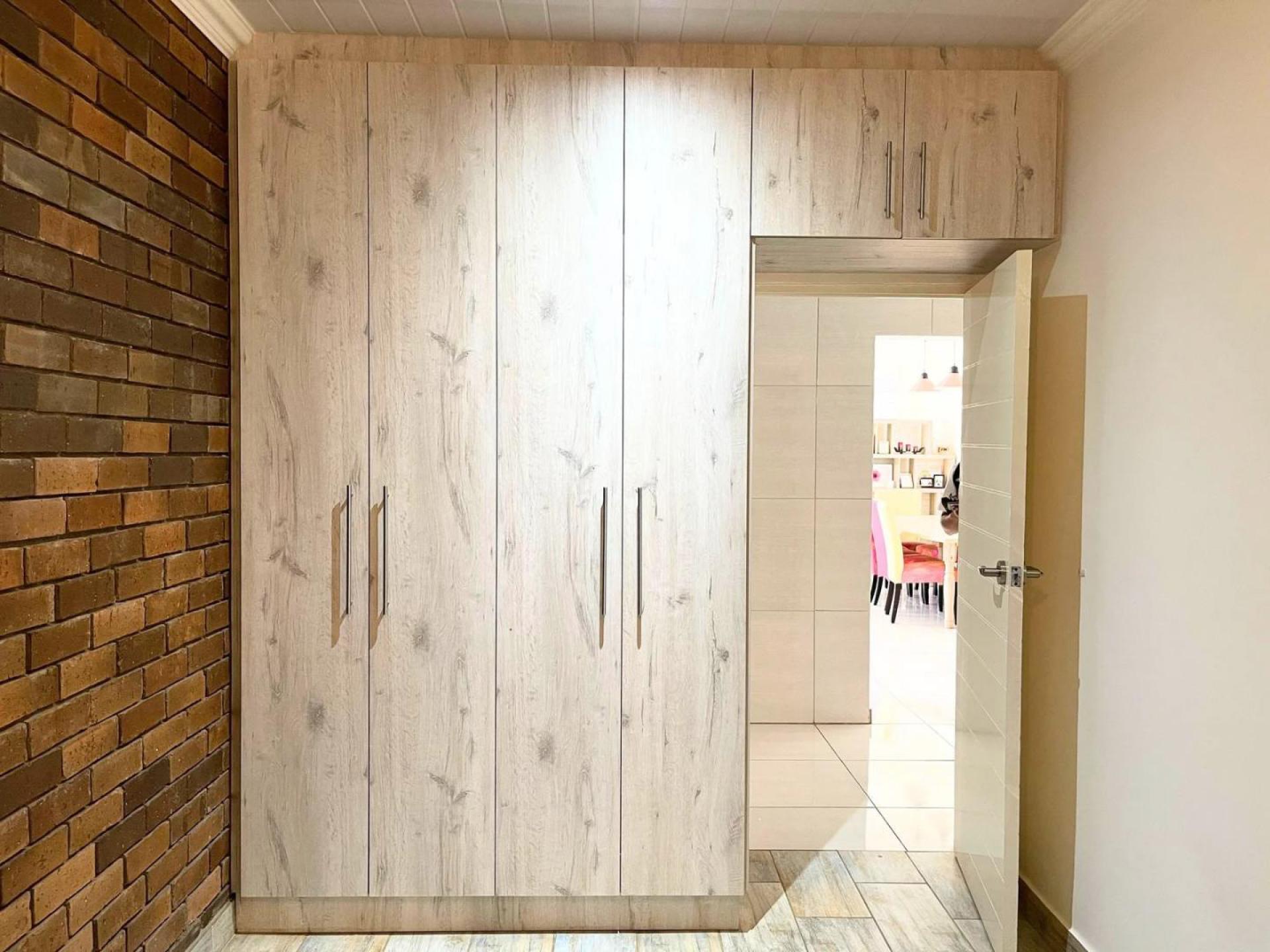  of property in Greater Chatsworth - WC