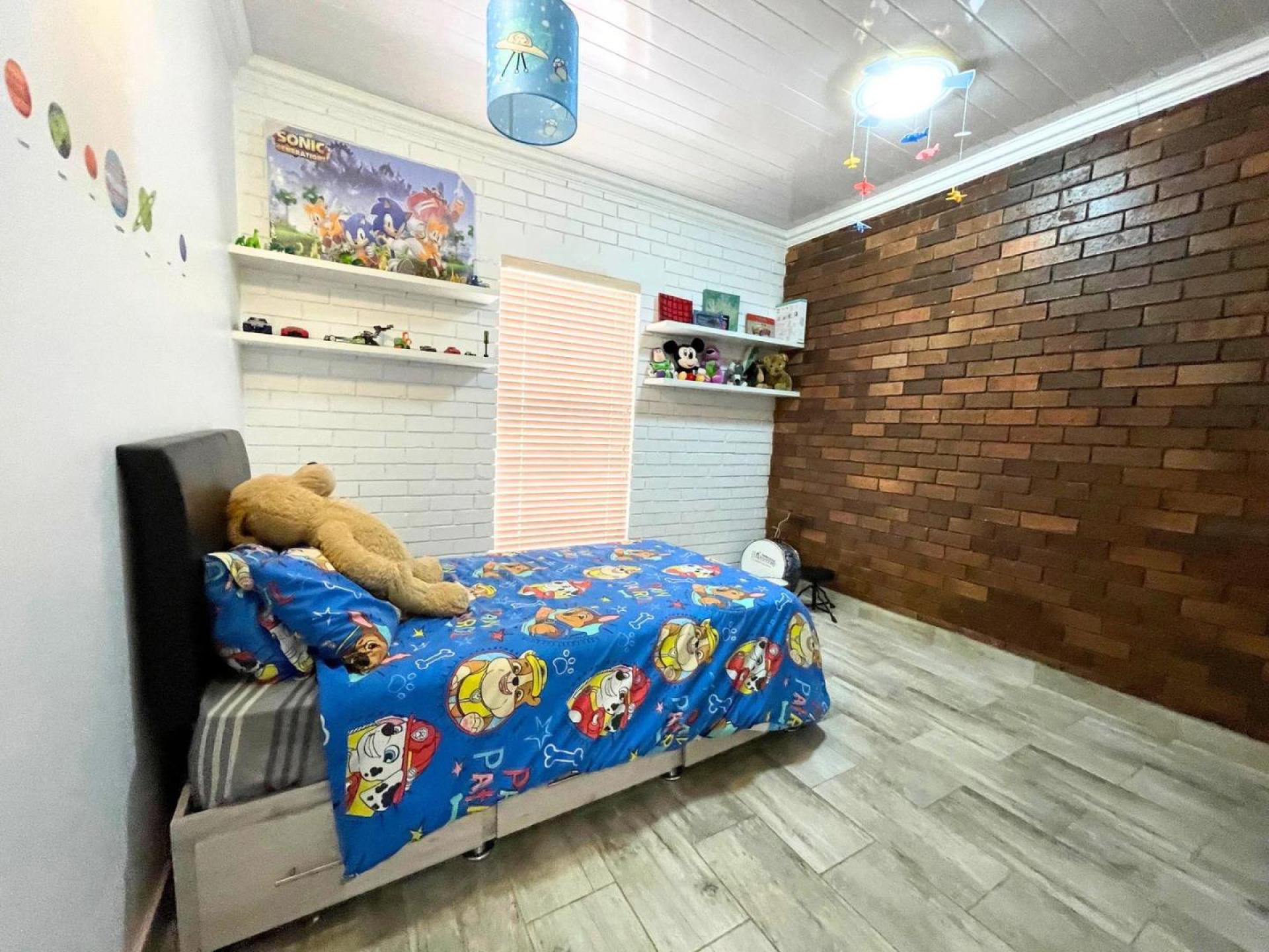  of property in Greater Chatsworth - WC