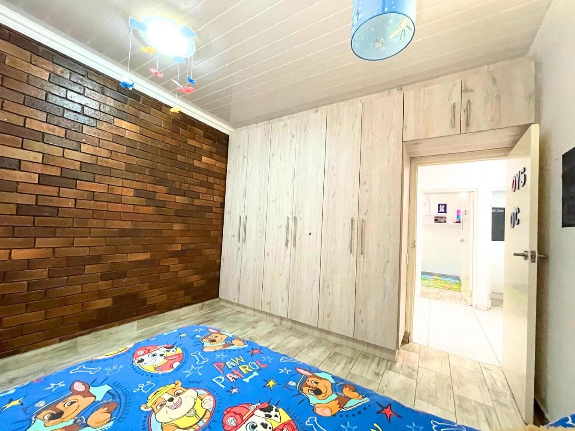  of property in Greater Chatsworth - WC