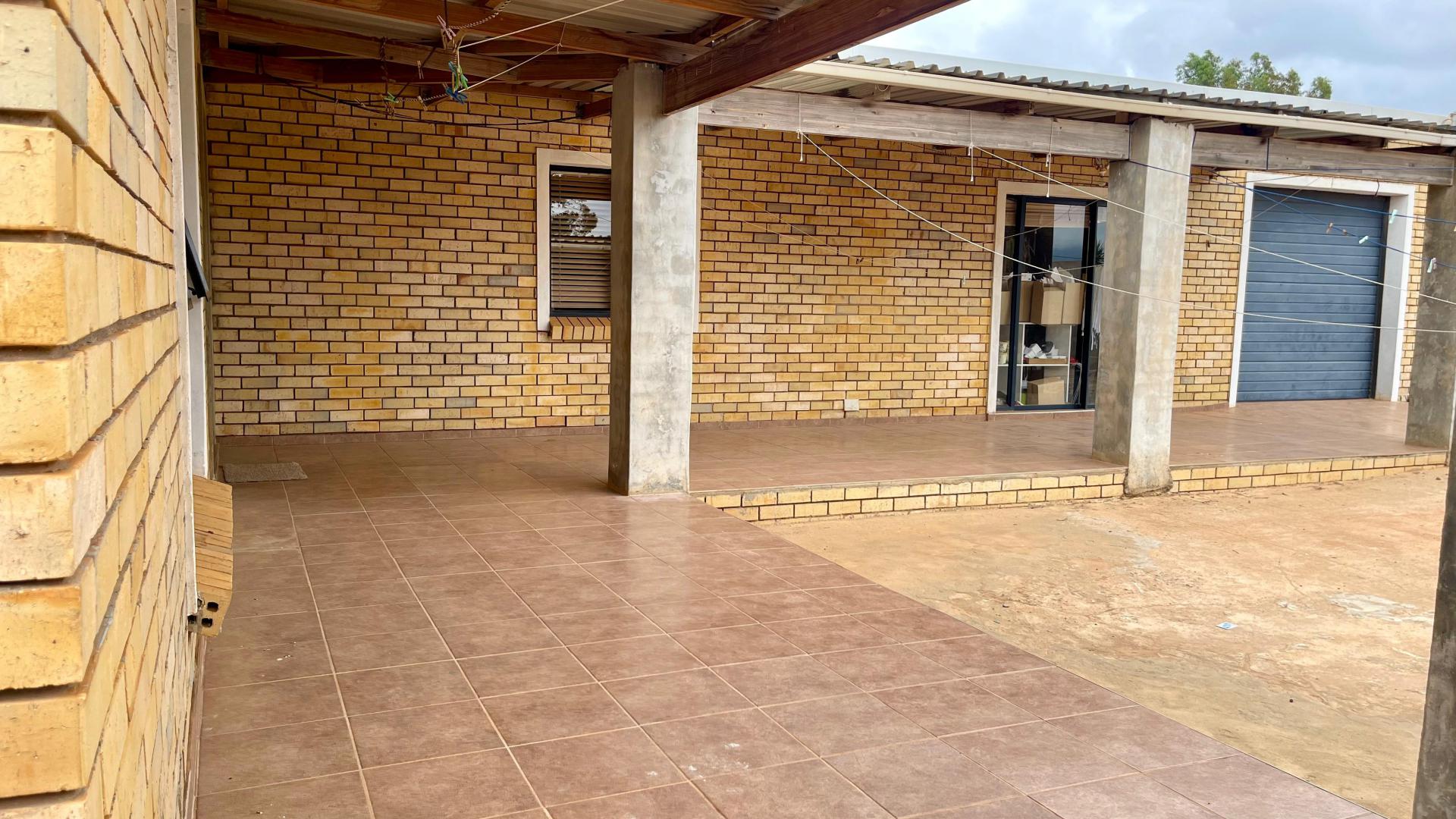  of property in Greater Chatsworth - WC
