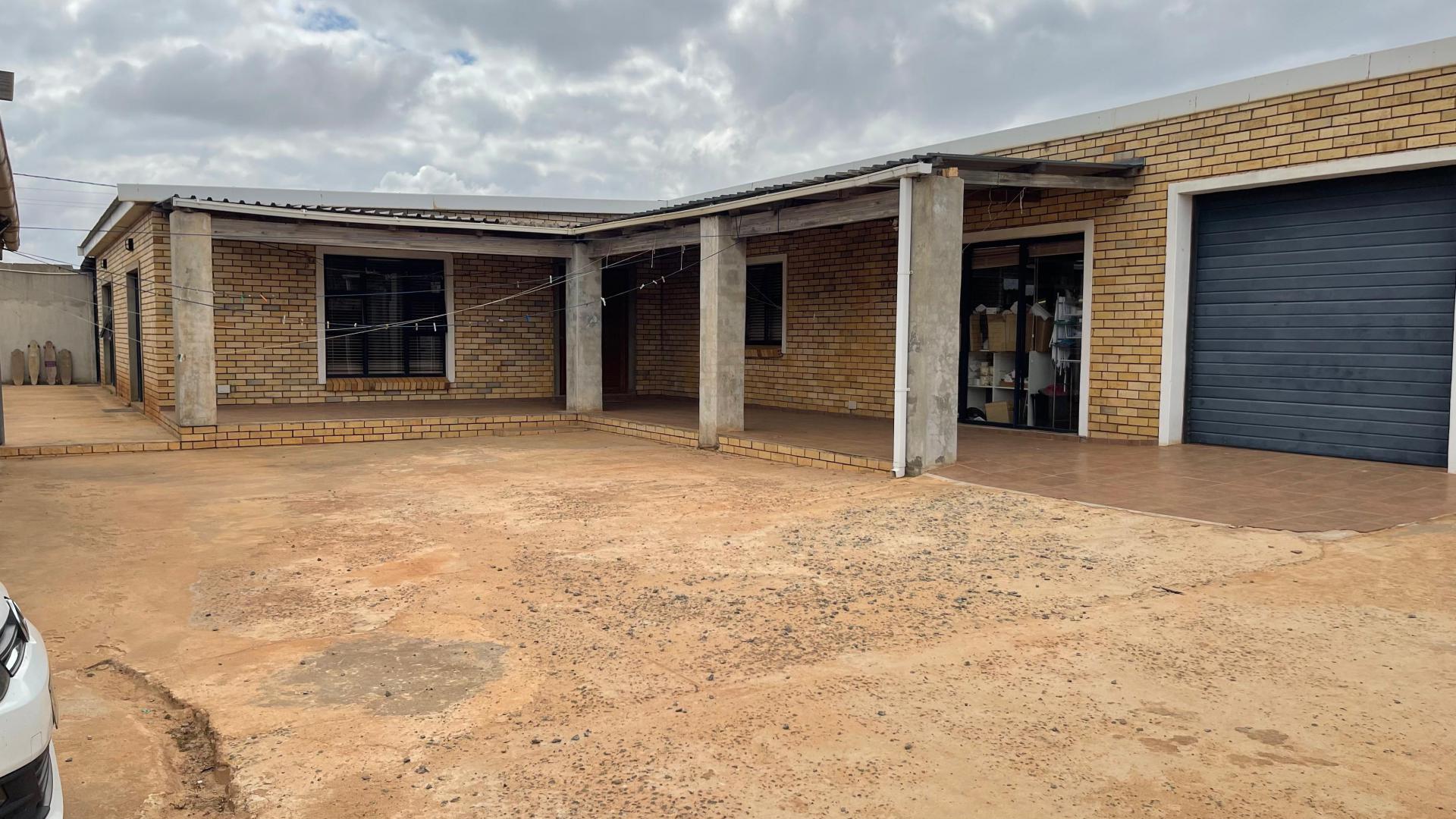  of property in Greater Chatsworth - WC